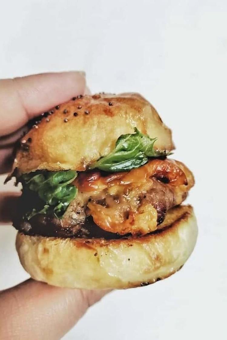 Burgers Recipe - Mini Cheeseburger With Lettuce And Tomato