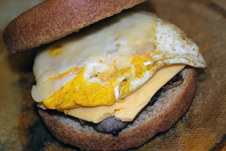 Burgers Recipe - Spelt Burger with Eggs, Cheese and Mushrooms