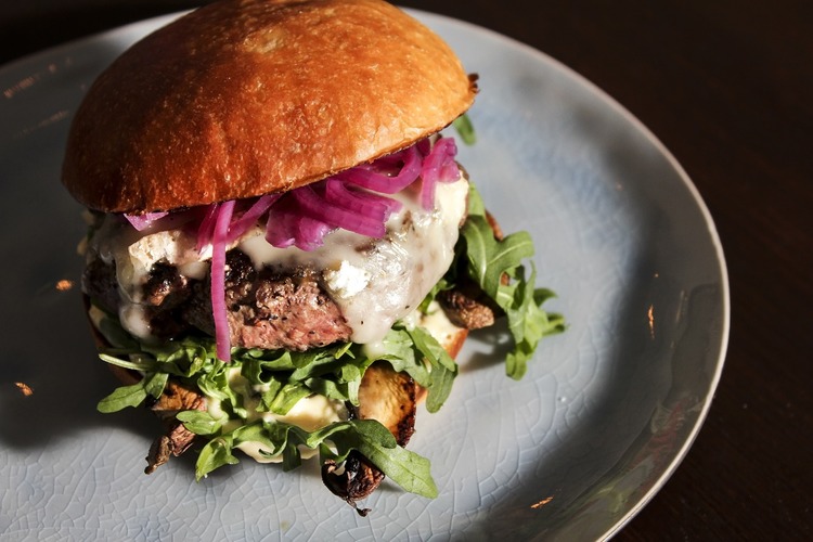 Barbecue Cheeseburger with Arugula and Red Onions Recipe