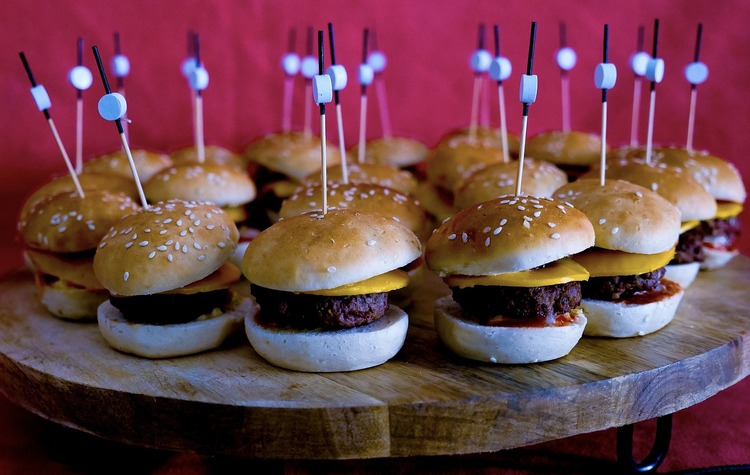 Sesame Cheeseburger Sliders with Ketchup Recipe